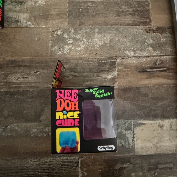 NEW NeeDoh Nice Cube Super Solid Squish - Purple - Picture 3 of 4